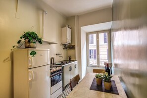 Apartment, 2 Bedrooms | Private kitchenette