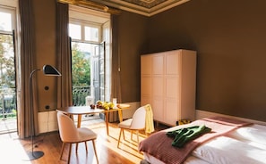 Superior Garden View | Desk, free WiFi, bed sheets - Menina Colina Guesthouse (Porto)