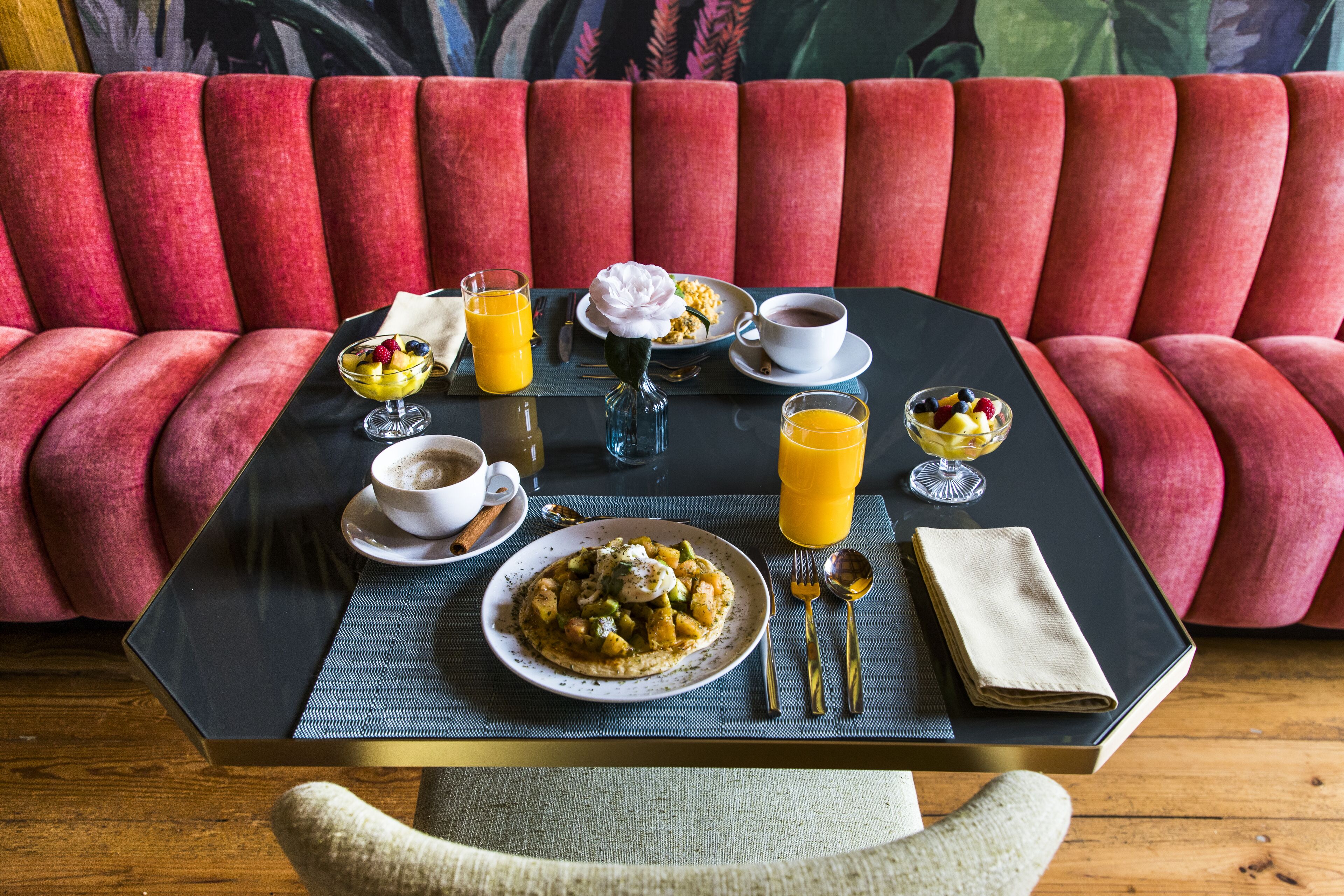 Desayuno continental (EUR 15 por persona) 