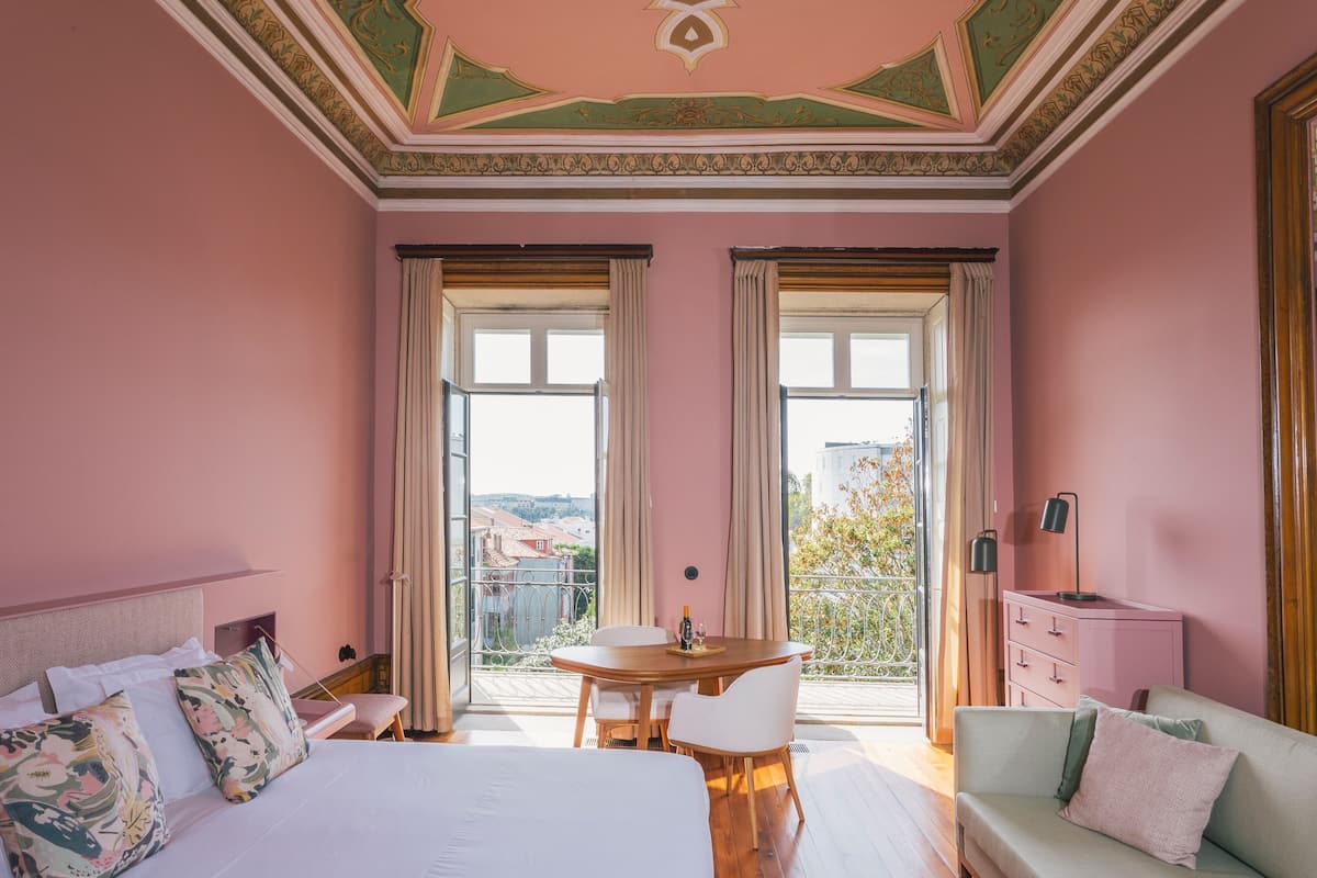 Deluxe Garden View | Desk, WiFi (free), bed sheets