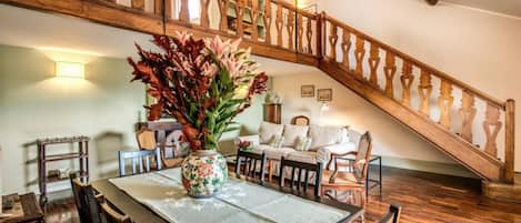 Apartment, 1 Bedroom | Living room | Flat-screen TV
