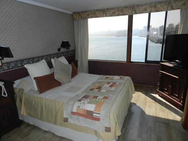 Laptop workspace, WiFi (free), bed sheets - Hotel Restaurant Cap Ducal (Vina del Mar)