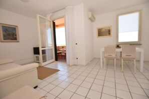 TV - Promenade, overlooking the Marciana Marina promenade (Marciana Marina)