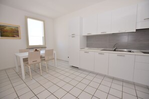 Fridge, stovetop, coffee/tea maker, cookware/dishes/utensils - Promenade, overlooking the Marciana Marina promenade (Marciana Marina)