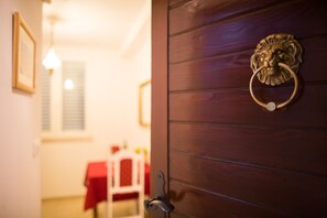 Interior entrance - Apartments Cime (Dubrovnik)