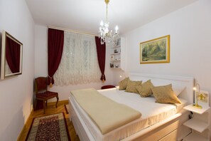 Apartamento, 1 quarto, vista para o mar | 1 quarto, escrivaninha, quartos à prova de som