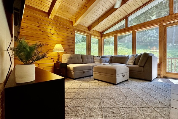 Smart TV, reproductor de DVD y libros