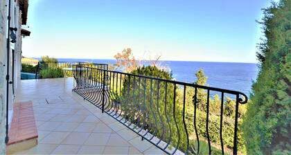 South facing villa in Théoule sur Mer between Cannes and St Raphaël