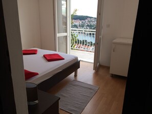 Double Room, Balcony, Sea View (1) | Free cribs/infant beds, free WiFi, bed sheets - Rooms Tomas (Dubrovnik)