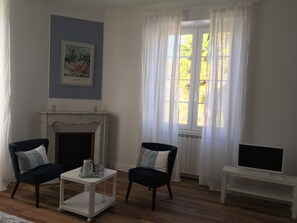 Double Room (Ursuya)