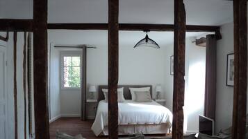 Tweepersoonskamer (Baigura) | Een strijkplank/strijkijzer, gratis wifi, beddengoed