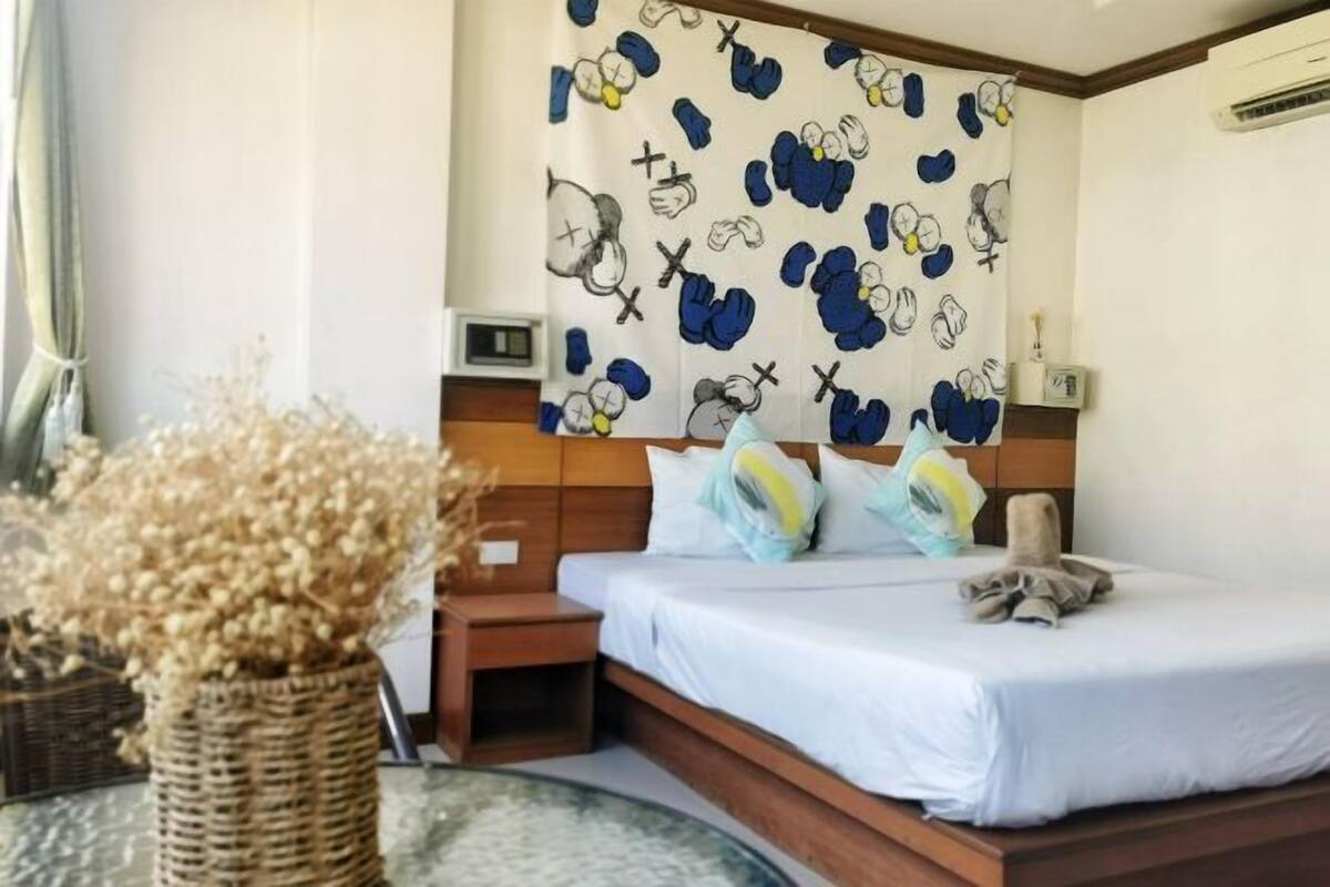 In-room safe, desk, blackout drapes, soundproofing