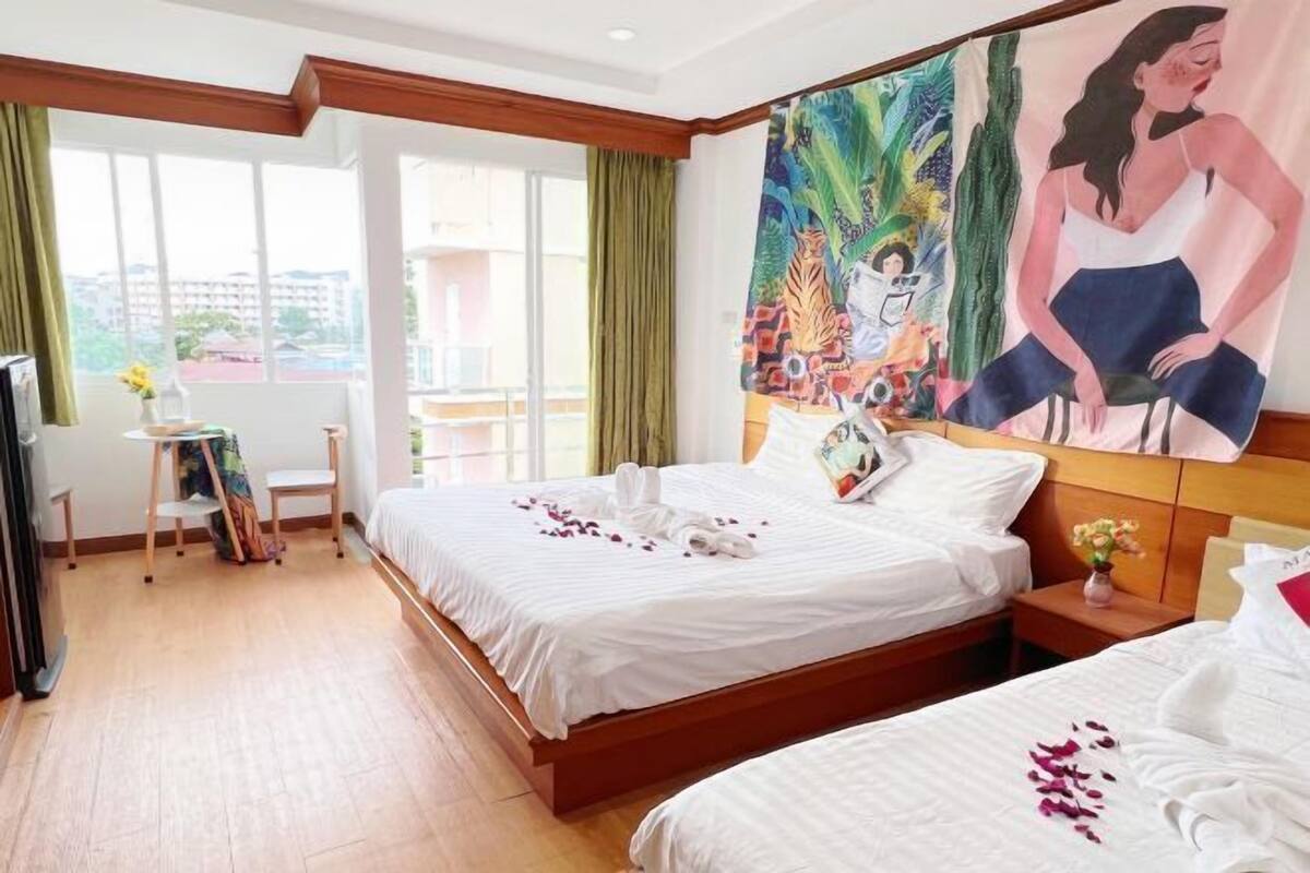 In-room safe, desk, blackout drapes, soundproofing