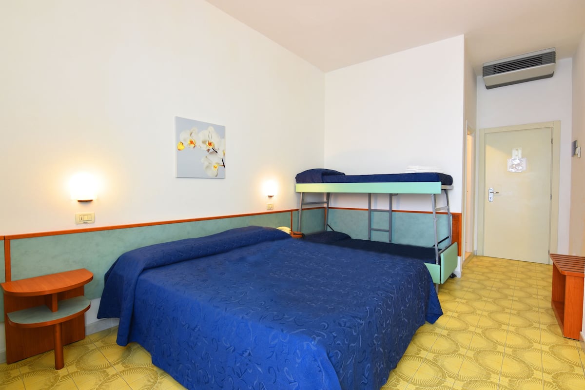 2 bedrooms, hypo-allergenic bedding, in-room safe, desk
