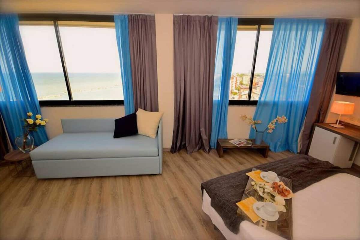 2 bedrooms, hypo-allergenic bedding, in-room safe, desk