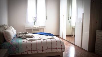 Triple Room, Shared Bathroom | Free WiFi, bed sheets