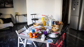 Free daily self-service breakfast