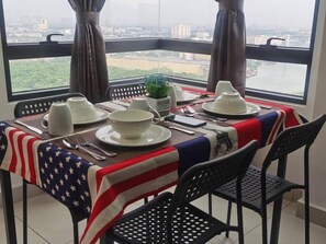 Exclusive Duplex, 2 Bedrooms, Non Smoking, City View | In-room dining - Woodsbury Suite by Homez Suite (Butterworth)