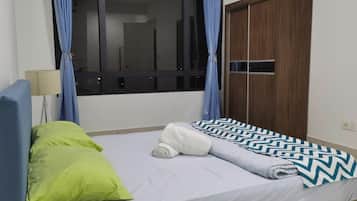 2 bedrooms, blackout curtains, iron/ironing board, free WiFi