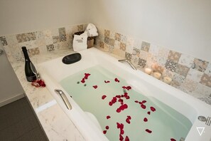 Massage- und Behandlungsräume