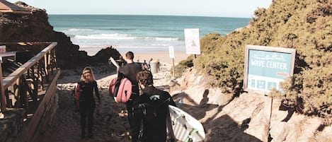 Surfing/boogie boarding
