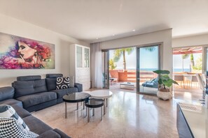 TV - Bahia - Alzaro 1.3 DELUXE SEA VIEW & JACUZZI 3B (Arona)