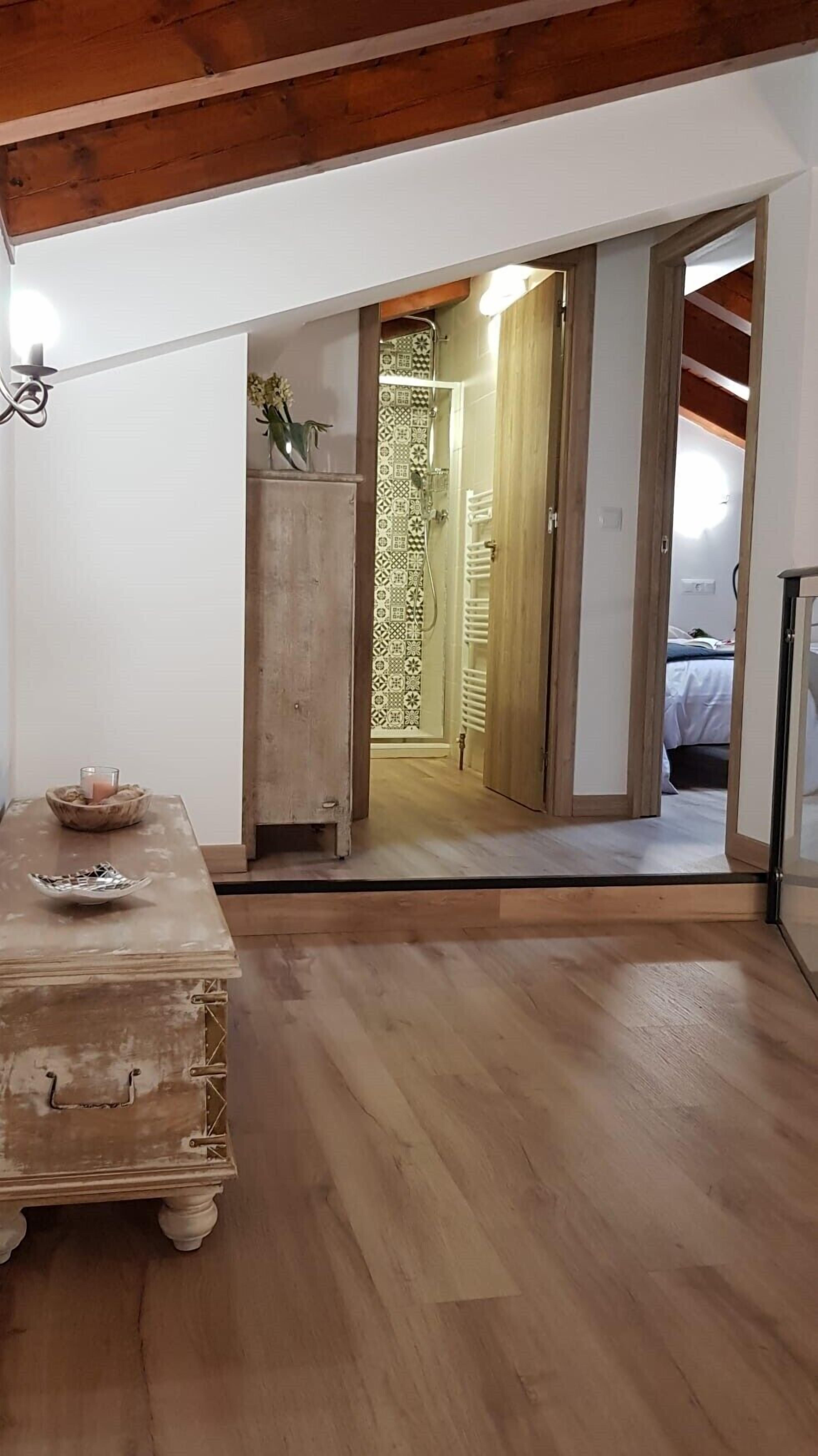 6 camere, Wi-Fi, lenzuola, accesso in sedia a rotelle