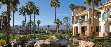 المنطقة المحيطة بالمنشأة