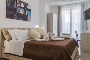 Minibar, desk, soundproofing, free WiFi - Mediterraneo Palace (Pachino)