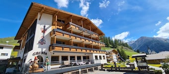 Hotel Cresta