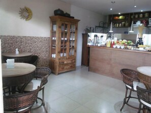 Colazione a buffet inclusa, servita tutte le mattine 