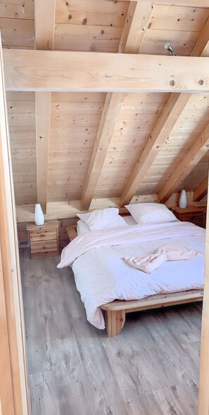 4 chambres, fer et planche Ă repasser