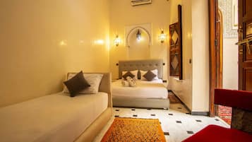 Iron/ironing board, WiFi (free), bed sheets