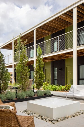 Courtyard - Bradford House, Oklahoma City North, a Member of Design Hotels (Oklahoma City)