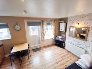 Interior - -Cityscape apartments- Cozy 1 bed with balcony (Cardiff)