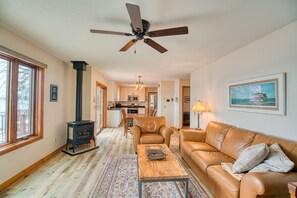 Living area - Wapo Cottage, your home on the Lake! (Amery)