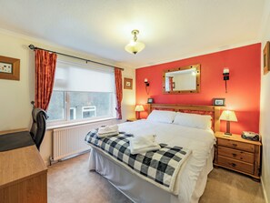 3 bedrooms, free WiFi, bed sheets