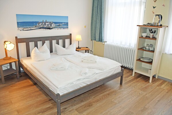 1 chambre, bureau, lit parapluie, Wi-Fi