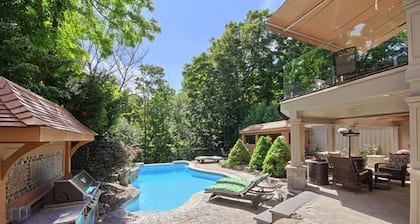 Enjoy Luxury Suite in Quiet Ravine Retreat. Enjoy yourself Book or request dates