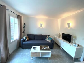 TV, DVD player - House in a tourist residence close to the swimming pool (Lacanau)