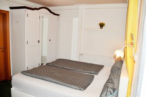 Apartment, Sauna, Mountain View (Neukirchen am Grossvenediger 01) | 1 bedroom, individually furnished, free WiFi, bed sheets - Aparthaus Pinzgau (Neukirchen am Grossvenediger)