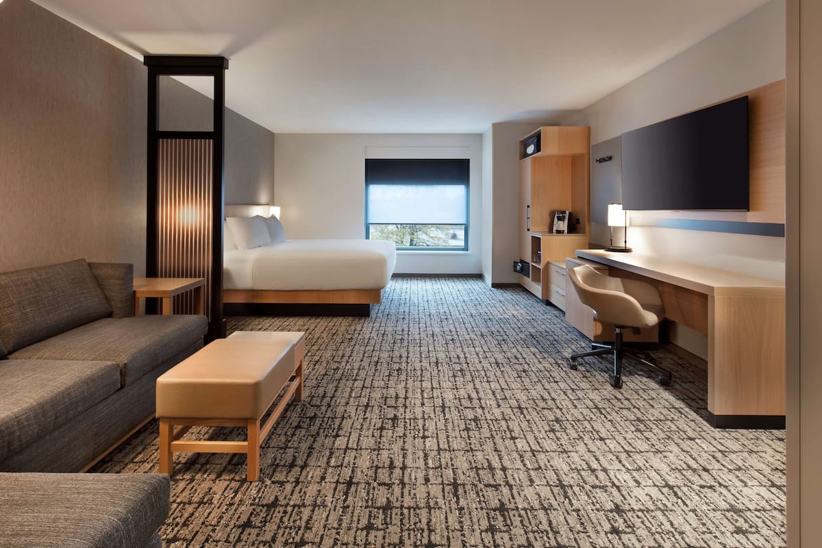 design room, 1 king bed with sofa bed, accessible (shower) | 1 bedroom, in-room safe, soundproofing, iron/ironing board