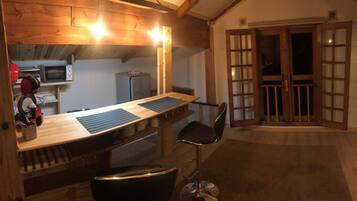 Suite Apartment, Non Smoking | Private kitchen | Fridge, microwave, stovetop, coffee/tea maker