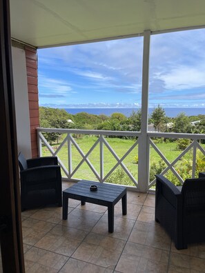 Room Porotu, 1 King Size Bed, Balcony, Sea view | Terrace/patio