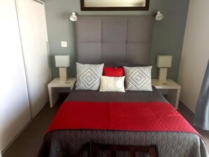 Iron/ironing board, WiFi, bed sheets
