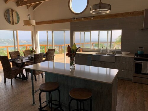Spacious house with an amazing view of the ocean on a private deck.