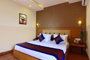 华丽客房, 1 间卧室 | 1 多间卧室、Select Comfort 床、办公桌、熨斗/熨衣板