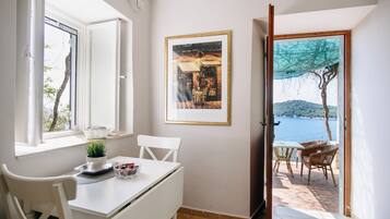 Studio, Sea View | In-room dining