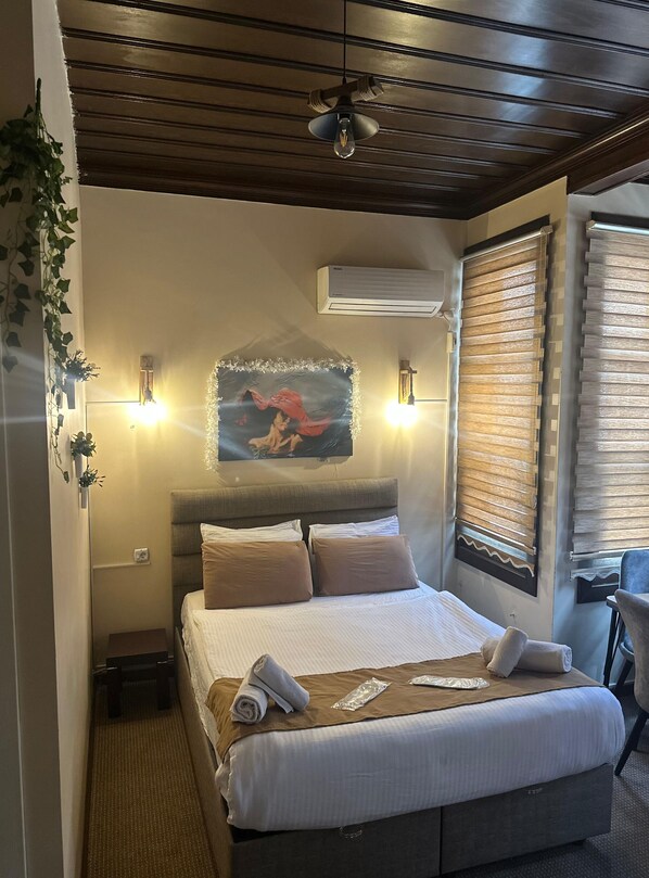 ملاءات من القطن المصري وأغطية فراش متميزة ومكتب