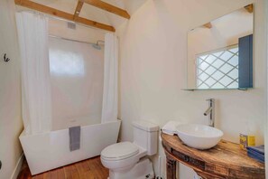 Suihkun ja ammeen yhdistelmä, pyyhkeet